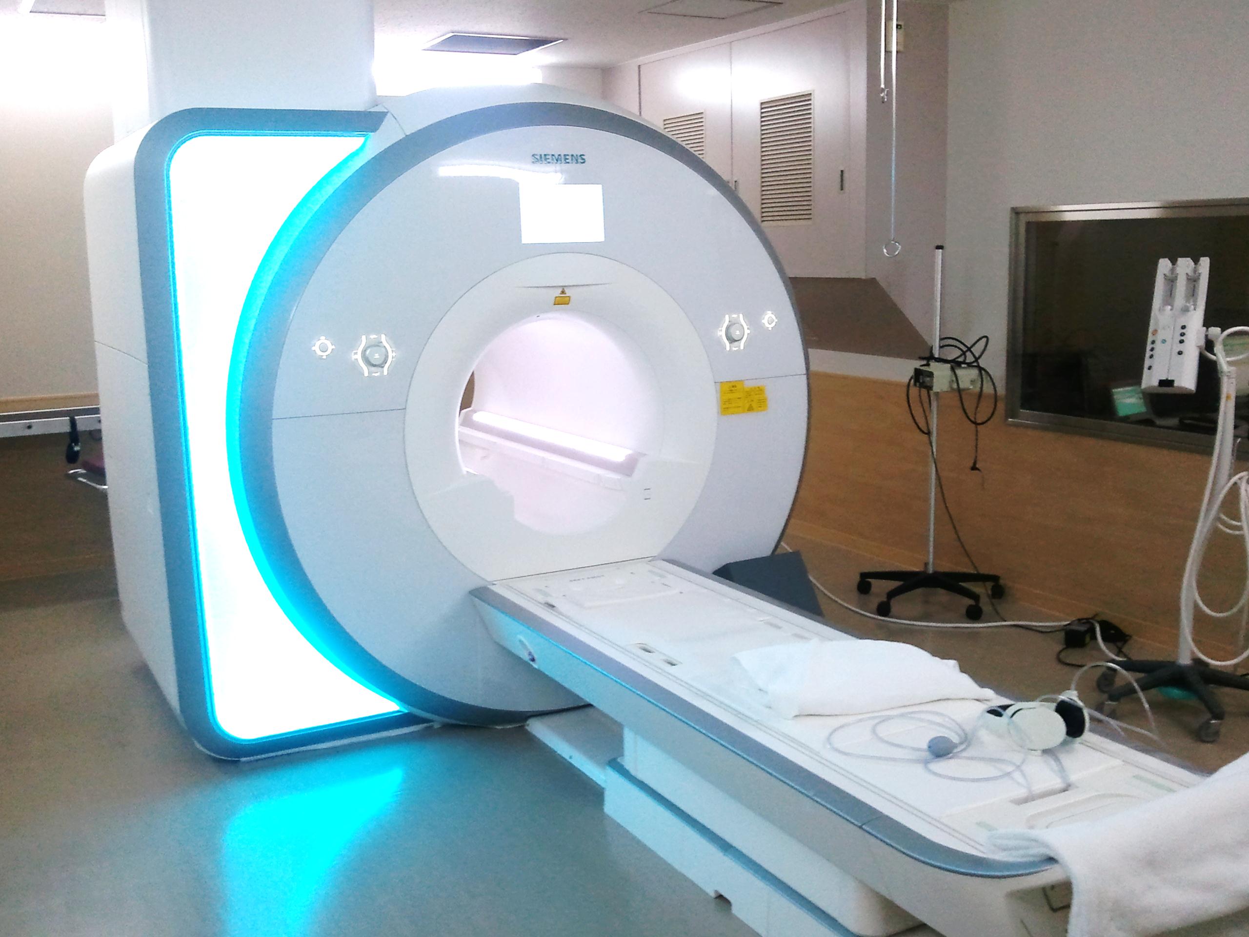 写真　MRI装置